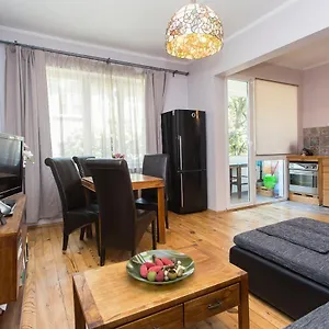 Apartament Colorful 2bdr In The Center